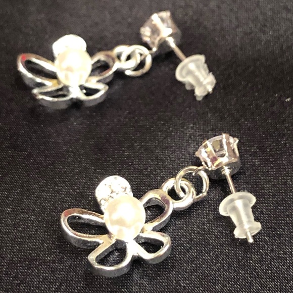 *6 for $10!* Silver Flower Gem Crystal Rhinestone Pearl Stud Dangle Earrings - Picture 5 of 7